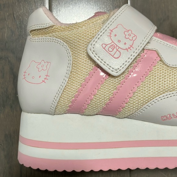 NWT Y2K Vintage RARE 2001 Hello Kitty Platform Sneakers Size 6.5 - Picture 5 of 16